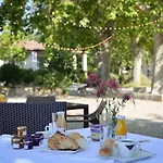 La Du Chateau De Jouarres Aparthotel