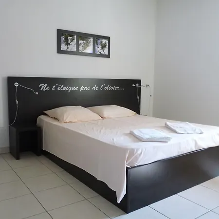 La Du Chateau De Jouarres Lägenhetshotell 3*