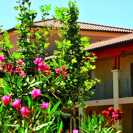 Aparthotel La Du Chateau De Jouarres