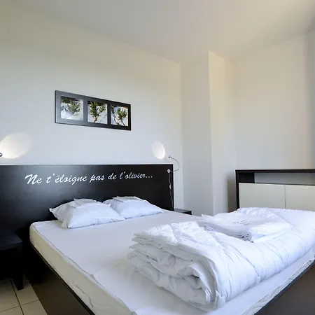 La Du Chateau De Jouarres Lägenhetshotell 3*