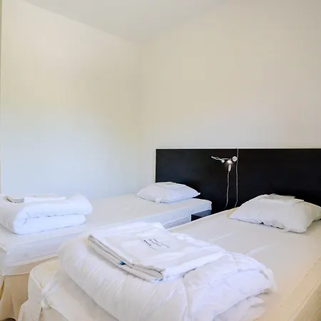 La Du Chateau De Jouarres Aparthotel Azille